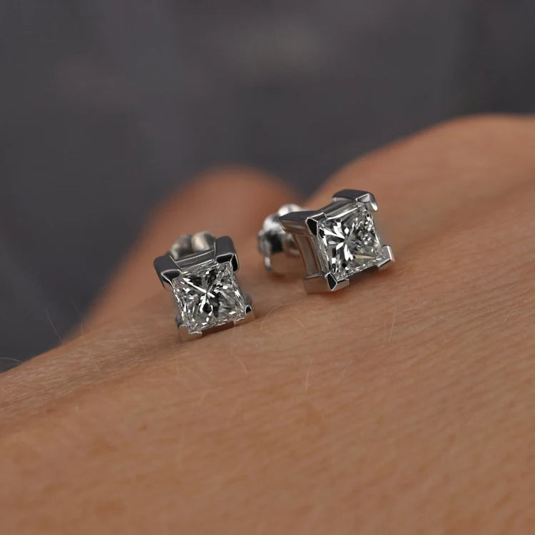 0.50-3.00 CT Princess Cut Diamonds - Stud Earrings