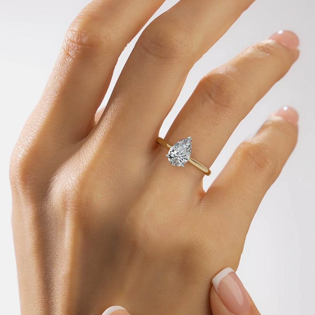Pear shape Lab Grown Diamond Ring