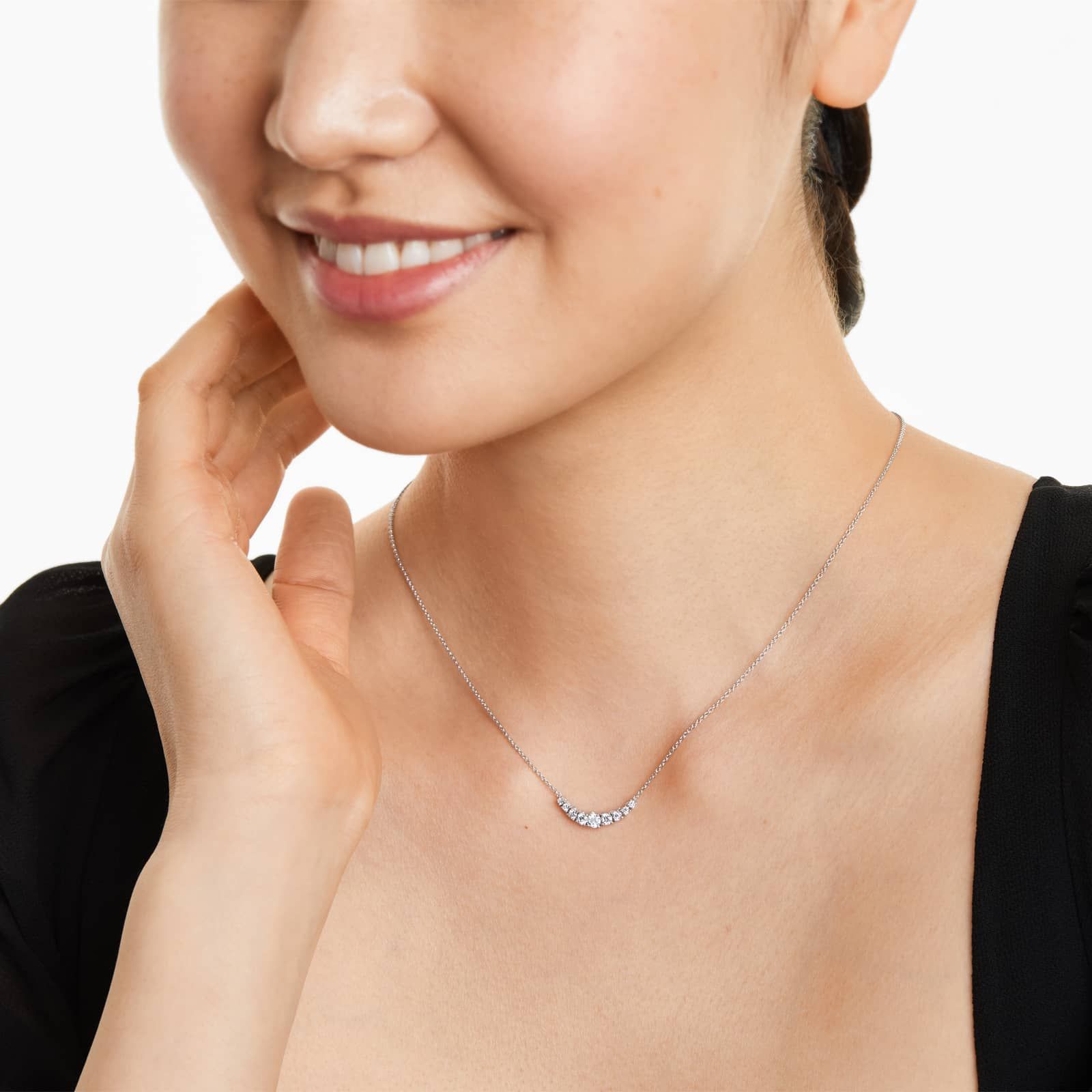 14K White Gold Graduated Diamond Necklace (0.50 CTW - H-I / SI1-SI2)