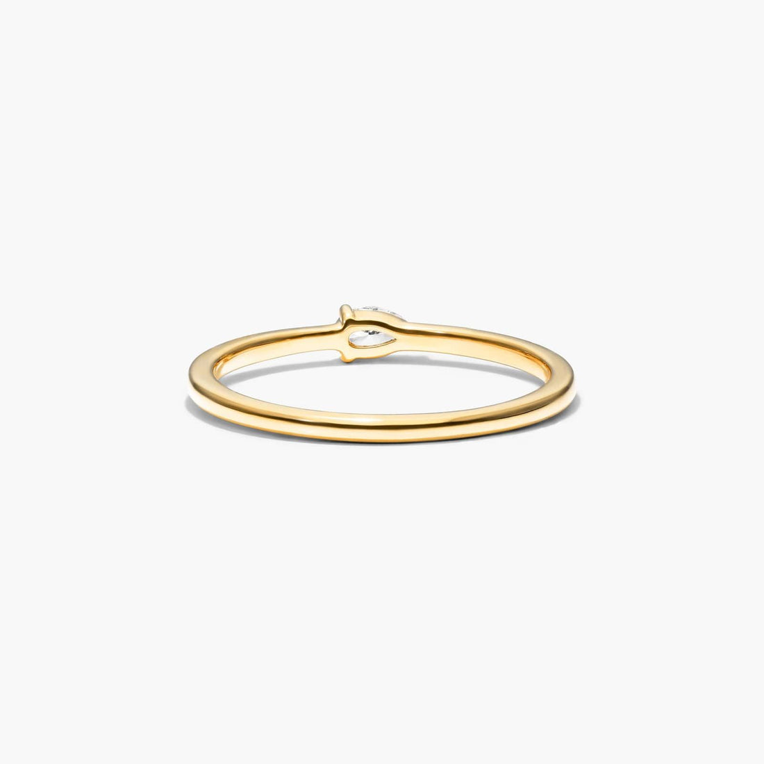 14K Yellow Gold Petite Solitaire Pear Shape Diamond Ring (0.14 CTW - H-I / SI1-SI2)