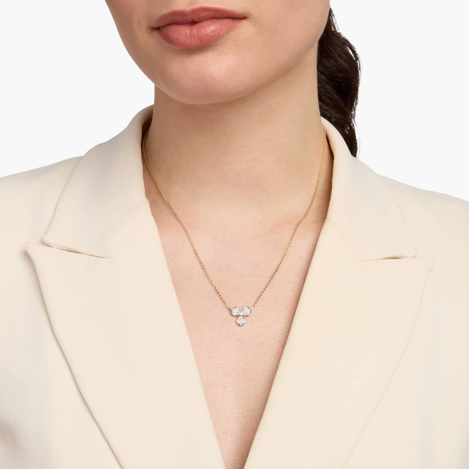 Two-Toned Pavé Diamond Petal Necklace 14K Yellow Gold (1/4 Ct. Tw.)