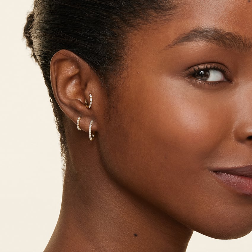 Baguette Diamond Hoop Earring Set shape : round\ baguette color : DEF clarity : VVS/VS  (2/5 total carat weight)