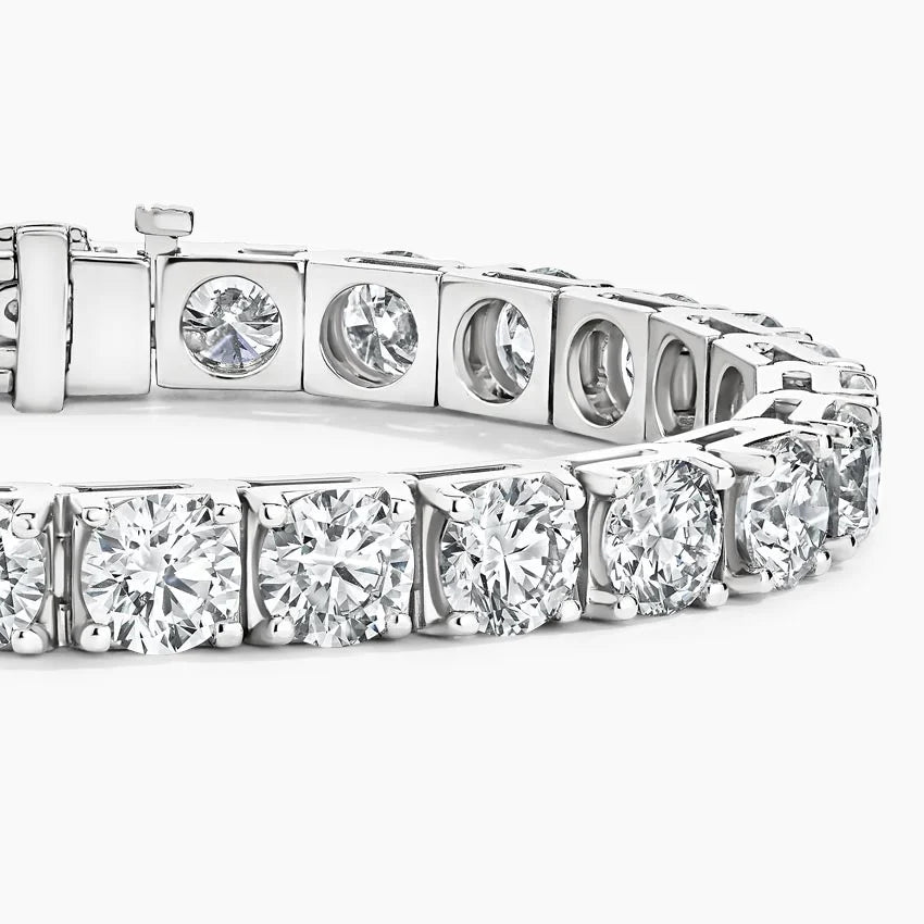 Lab Diamond Tennis Bracelet  shape : round length :7in width :1\4in  type : lab grown diamond  color : I\J clarity :VS