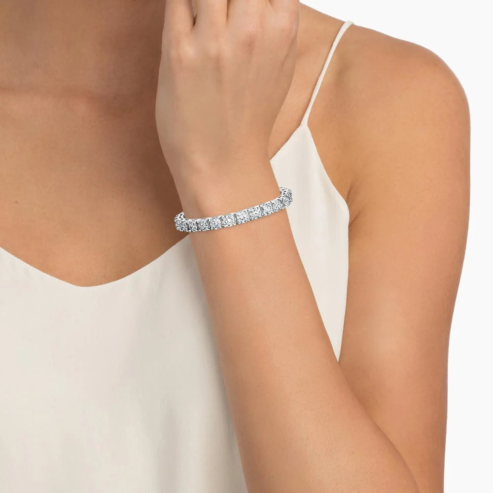Lab Diamond Tennis Bracelet  shape : round length :7in width :1\4in  type : lab grown diamond  color : I\J clarity :VS